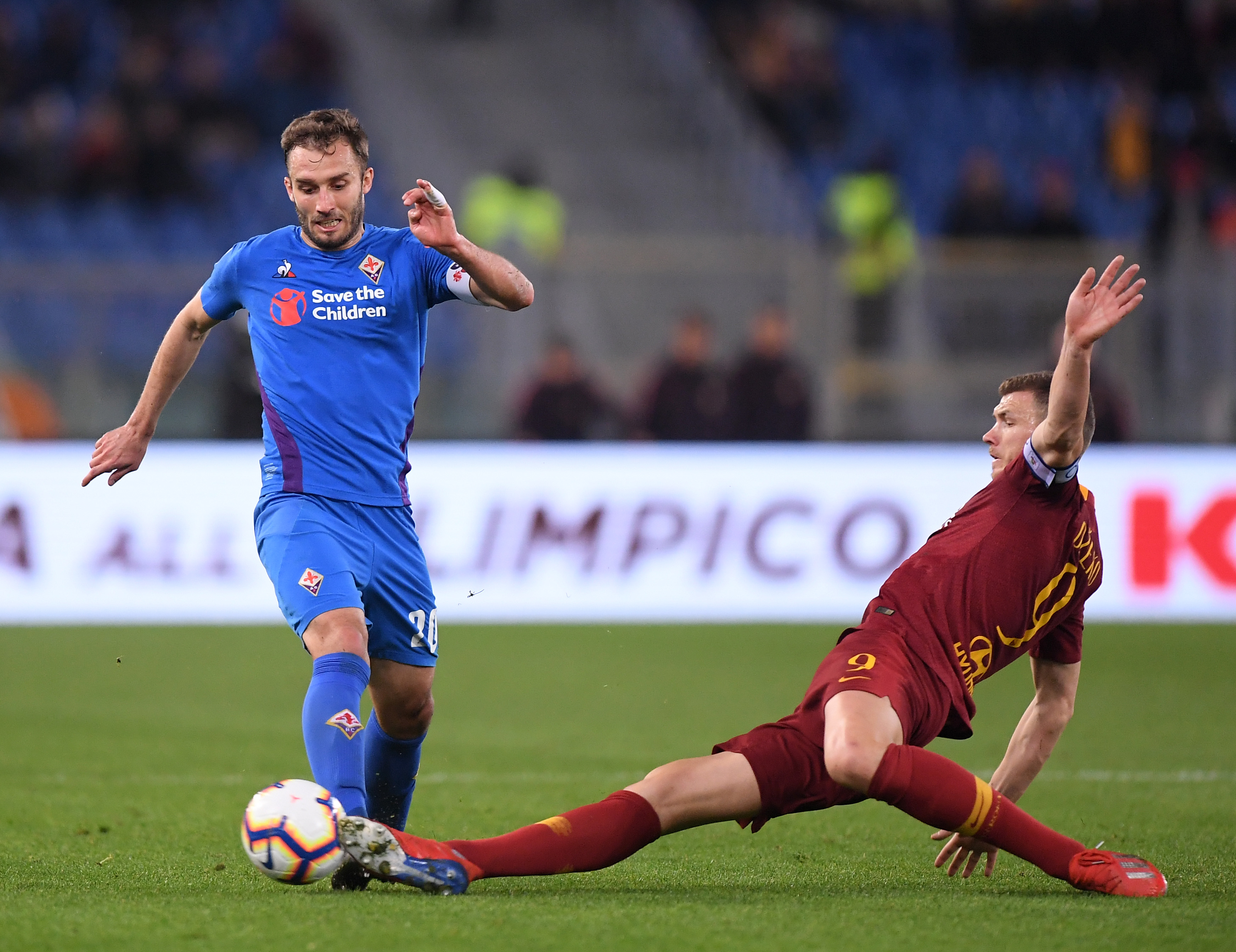 今晚能否取胜？曼联近4次与水晶宫交手未尝胜绩（曼联近四战水晶宫不胜，今晚能否打破尴尬？）