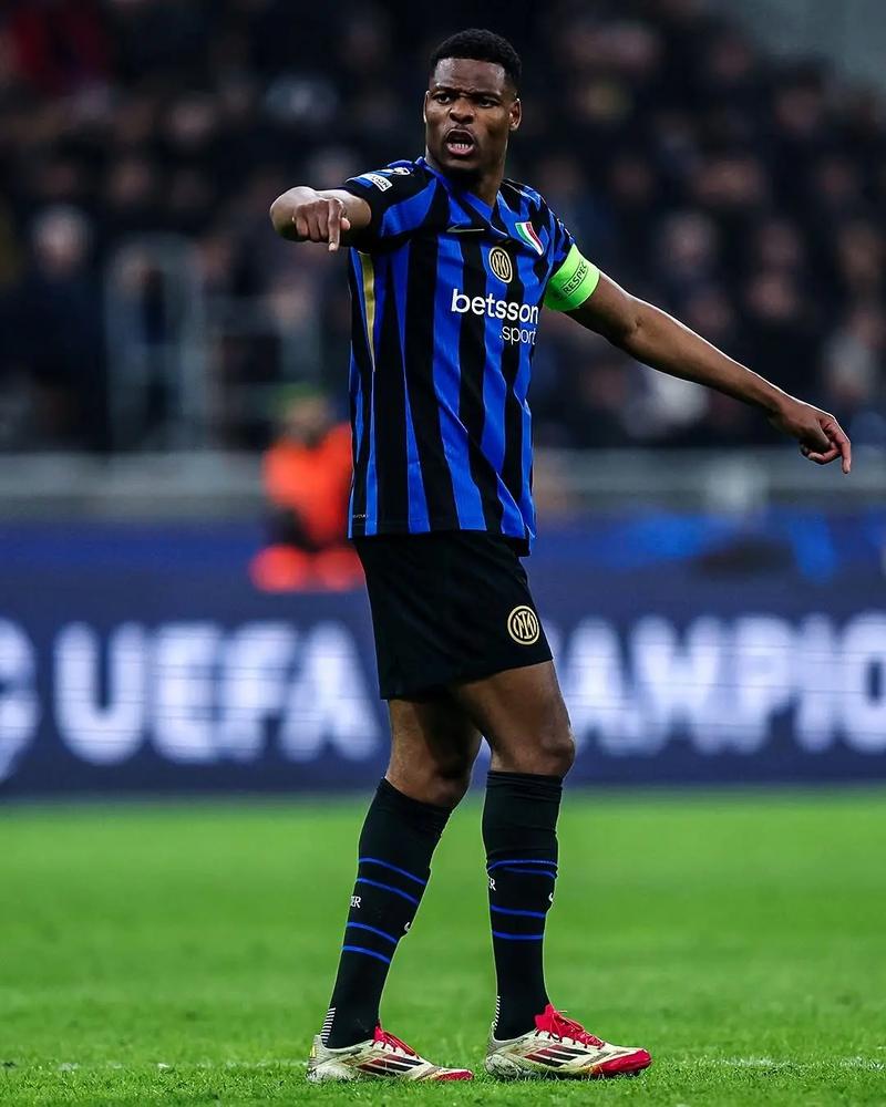 记者：马雷斯卡累计三黄禁赛，无缘指挥切尔西对阵维拉的比赛（记者：马雷斯卡因累积三黄停赛，缺席指挥切尔西对阵维拉之战）