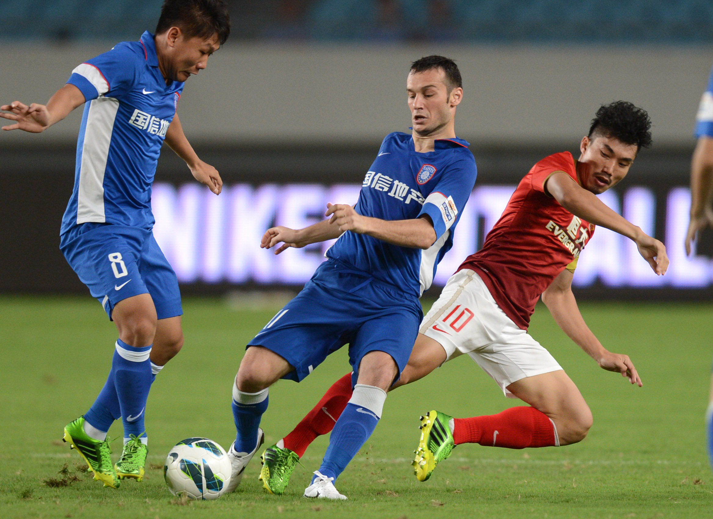 孔蒂：卢卡库的体能不足以支撑他出场，全力争胜是我们的目标（孔蒂：卢卡库体能尚未达到出场要求，我们的目标是全力取胜）