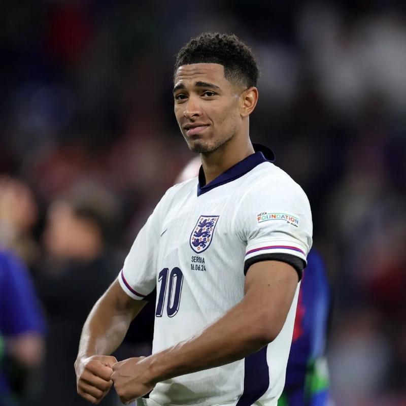 本泽马：皇马如今没有能指出问题的领袖，前场巨星们缺少牺牲（本泽马直言：皇马缺少敢指出问题的领袖，前场巨星缺乏牺牲精神）