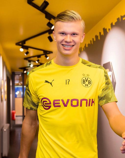 天皇杯半场：藤尾翔太、相马勇纪破门，町田暂2-0神户（天皇杯半场战报：藤尾翔太与相马勇纪建功，町田暂以2-0领先神户）