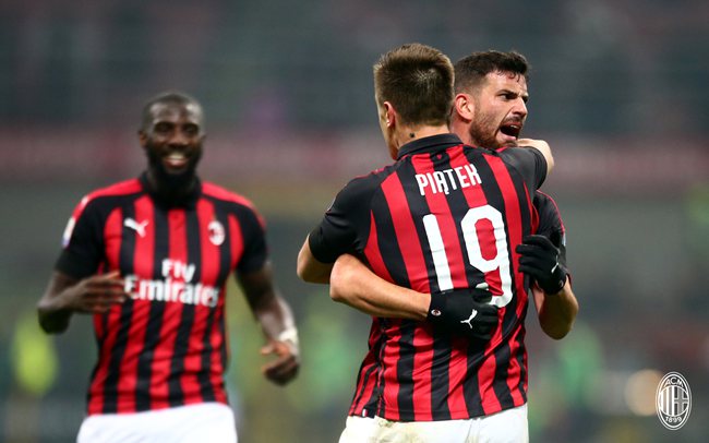 欧冠进球榜更新：莱万连续破门,（欧冠射手榜最新：莱万连场建功）