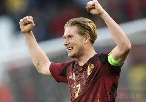 足球的魅力，就在不可预测（足球的魅力在于其变幻莫测）