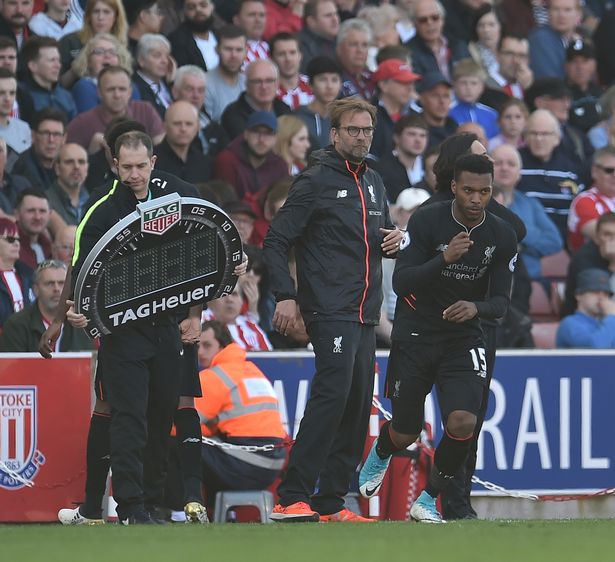 张伯伦：阿森纳具备成功的一切因素，我不算老还想继续踢球